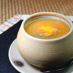 Nihon Ryouri Yuen - コースの一例としてスッポンと雲丹の茶碗蒸し。コラーゲンたっぷりのぷるぷる茶碗蒸しです