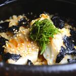 Nihon Ryouri Yuen - コースの御飯物は、旬の食材などの炊き立て土鍋ご飯を取り分けます