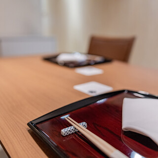 明るく清潔な印象の半個室