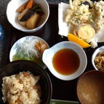 Michino Eki Kanra - 桃太郎定食