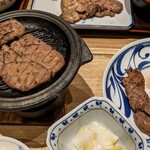 炙り牛たん万 - コンビ