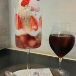 浅煎りコーヒーと自然派ワイン Typica - ■苺, 桜, 日本酒のパフェ(R5.4月)