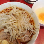ラーメン二郎 - ラーメン半分＋ニンニク＋ＳＫ玉子