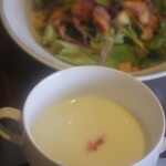 ニューロンドン - パリ３区ランチ