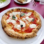 ピッツェリア ルッチ - マルゲリータ 1250円