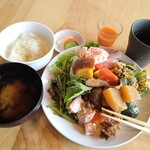 春秋 - ランチ/野菜と惣菜のブッフェ