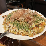 Okonomiyaki kiyotarou - カレー味のお好み焼き。