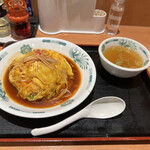 Hidakaya - 天津飯　餡の酸味が口の中をさっぱりさせてくれるので気付いたら完食でした
