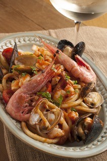 シロッコ - 海の幸（イカ、エビ、あさり）と山の幸（鶏肉、マッシュルーム）のスパゲッティ　ローズマリー風味