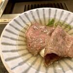 焼肉 強小亭 - イチボは蛤出汁でいただきます！