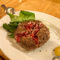 カルネジーオ イースト - 