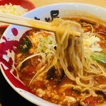 らーめん まこと屋 - 料理写真:チーズトマト酸辣湯麵