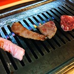 Yakiniku Shokudou Riki Tarou - ジュージュー焼きますよ