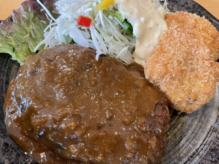 ハーモニー - カレーハンバーグ&カニコロ定食