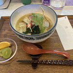 中華そば麦右衛門 - 桜の塩ワンタン麺