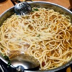 もつ鍋 一藤 - ちゃんぽん麺投入(醤油)