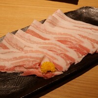 和食 いぶり別邸 有楽町店 - 追加 黒豚(1人前)