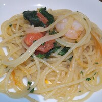 トラットリア イル レガーロ - 取分け後　小海老と菜の花・フレッシュトマトのスパゲッティカラスミパウダー添え