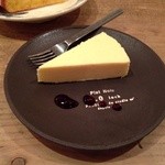 ニューヨークチーズケーキ（350円）