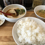 Gyouza itten - 胡麻坦々水餃子定食ご飯大盛り@600