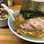 ラーメン 竜家 - ラーメンとキャベチャー