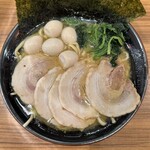 壱角家 - ■家系ラーメン並＋うずら＋チャーシュー¥1,010