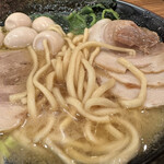 Ichikakuya - ■家系ラーメン並＋うずら＋チャーシュー¥1,010