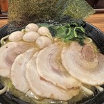 Ichikakuya - ■家系ラーメン並＋うずら＋チャーシュー¥1,010