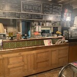 Tarte Cafe - 店内アプローチケーキショーケス