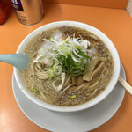 Ampuku Tei - ラーメン（税込み９００円）