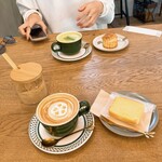バンブーコーヒー 京都 - スイーツはレモンケーキとスコーン