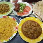 ラジャデラ - 豆、野菜、マトン