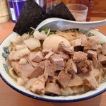 ケンチャンラーメン - 中華そば小盛り細切れチャーシュー煮卵くん身入り