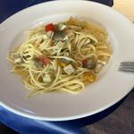 トラットリア・イタリア - イカとアンチョビ、色々野菜のガーリックオイルスパゲッティ