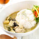 Green curry with chunky vegetables