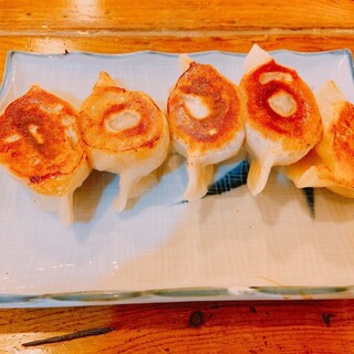 Very popular! Handmade Gyoza / Dumpling made with 100% black pork from Kagoshima!