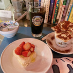 トラットリア プルチネッラ - ティラミスとパンナコッタとアイスコーヒー