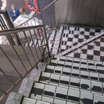 コメダ珈琲店 - 急な階段