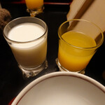 俵屋旅館 - オレンジジュースとヨーグルトドリンク