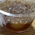 成城石井 - 2種ぶどうの紅茶ゼリー（セイロンディンブラ茶葉使用）やっぱりのってるふるふるしたやつ