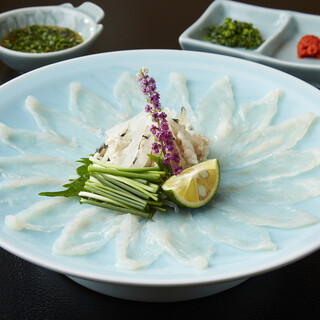 [A la carte and course menu of our proud blowfish] You can also enjoy blowfish fin sake etc.