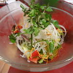 満まる - サラダはじゃがいもドレッシングと、人参ドレッシング