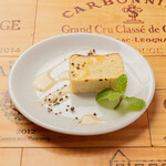 BISTRO CARLOS - ゴルゴンゾーラチーズケーキ