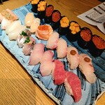 Sushi Tama - 最初はコレ。食べ放題でもウニとイクラは制限あり。