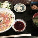 丸一伊澤水産 - ランチ　ちらし丼　６５０円