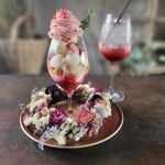 Le coin - 桜のパフェとコーディアルシロップ  ローズレッドペタル