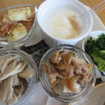 Kamekichi Yorimichi - 小鉢4種にヨーグルト