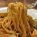 Pasta&cafe CHAYA - 茄子とベーコンのトマトソース(ピリ辛)
