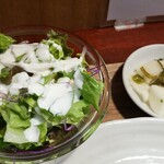 キッチン ブルー グローブ - サラダ、お新香のアップ