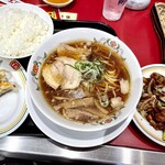 Gyouza No Oushou - 醤油ラーメン+ライス中+just回鍋肉+just餃子